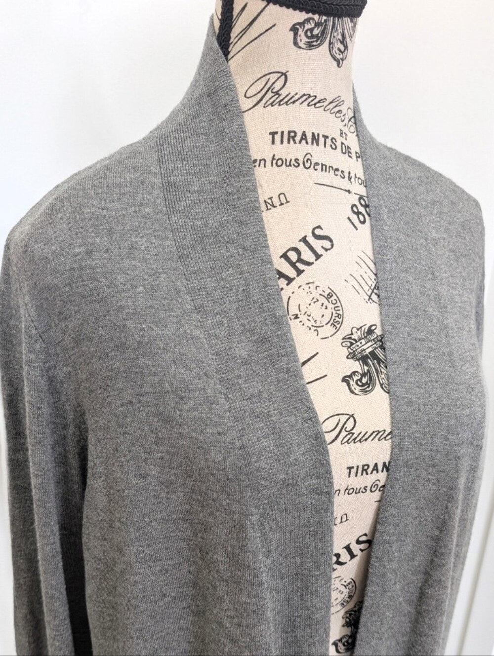 DENVER HAYES | Women's Medium Gray Soft Long Sleeve Split Hem Cardigan - Picture 2 of 6